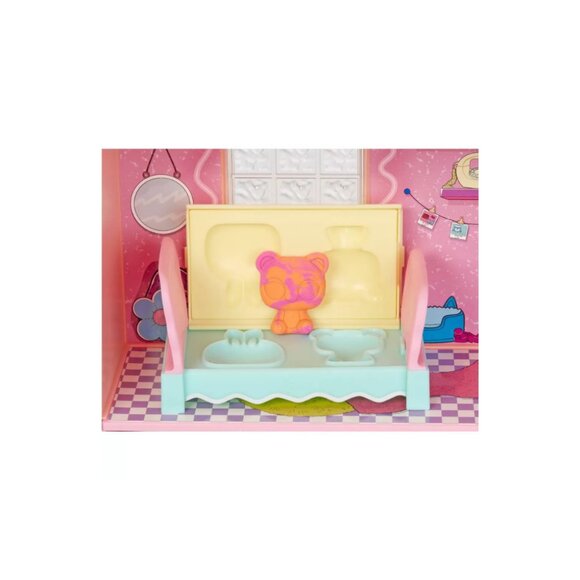 L.O.L. Surprise! Squish Sand Magic House w/Tot Playset with Collectible Dolls - Picture 4 of 6